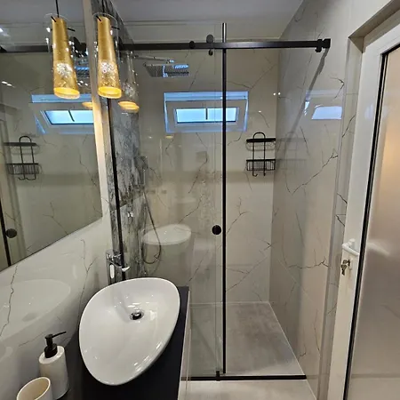 Luxury Ane