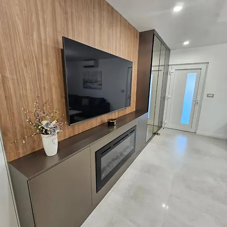 Διαμέρισμα Luxury Ane *